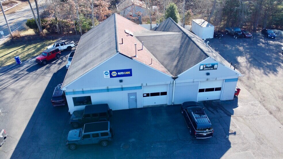 More Photos Of 119 E Grove St, Middleborough Auto Dealership For Sale