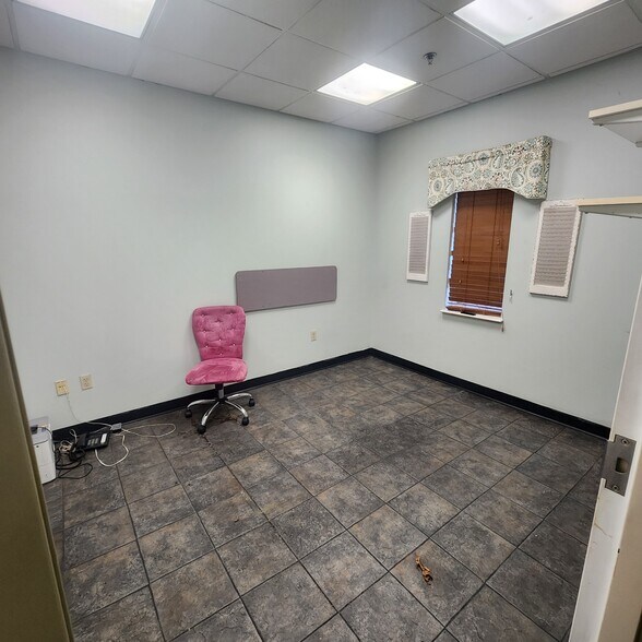 More Photos Of 47 Slade St, Fall River Showroom For Lease