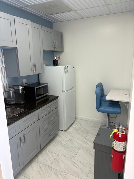 More Photos Of 44075 Pipeline Plz, Ashburn Loft Creative Space For Lease