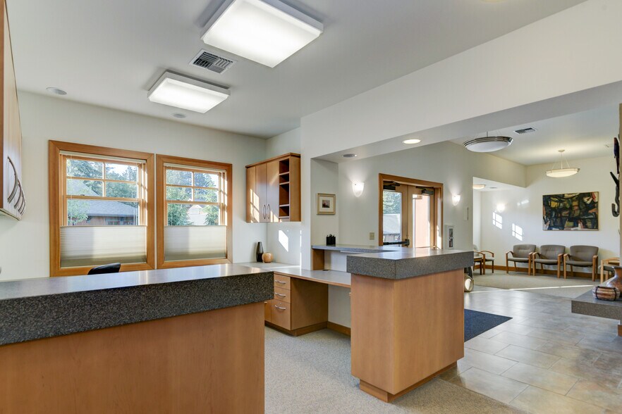 More Photos Of 2018 Caton Way SW, Olympia Medical For Sale