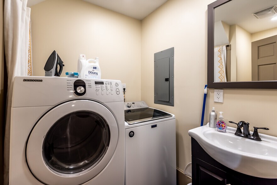 More Photos Of 320 N Mechanic St, Lebanon Multifamily For Sale