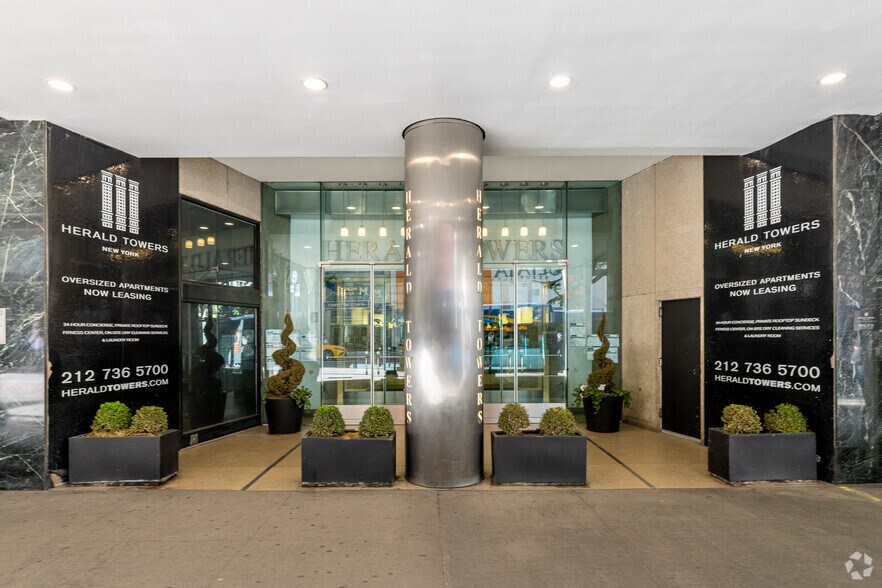 More Photos Of 50 W 34th St, New York Apartments For Lease