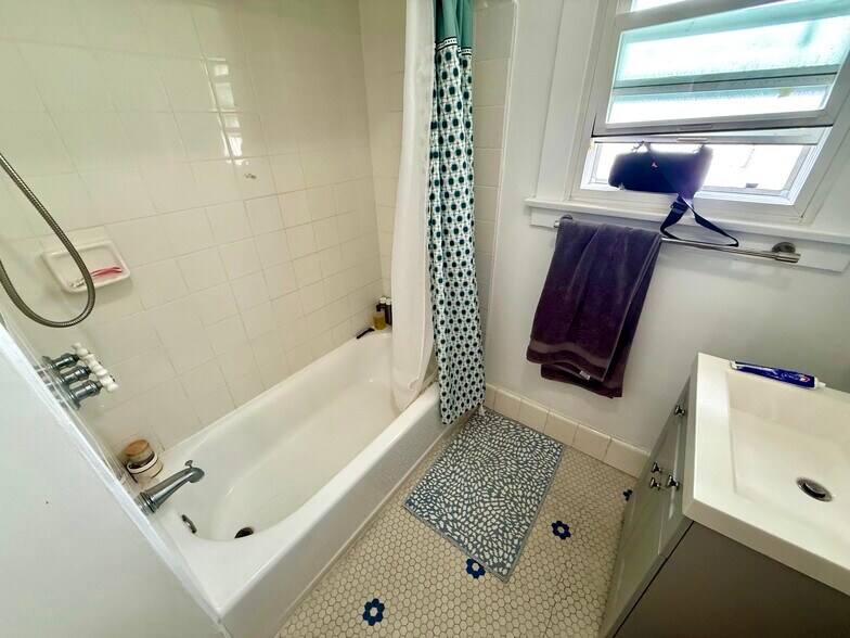 More Photos Of 2438-2446 India St, San Diego Apartments For Sale