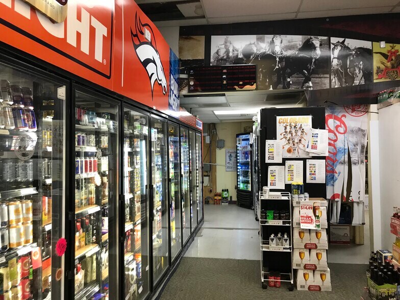 More Photos Of 529 Iris Dr, Sterling General Retail For Sale