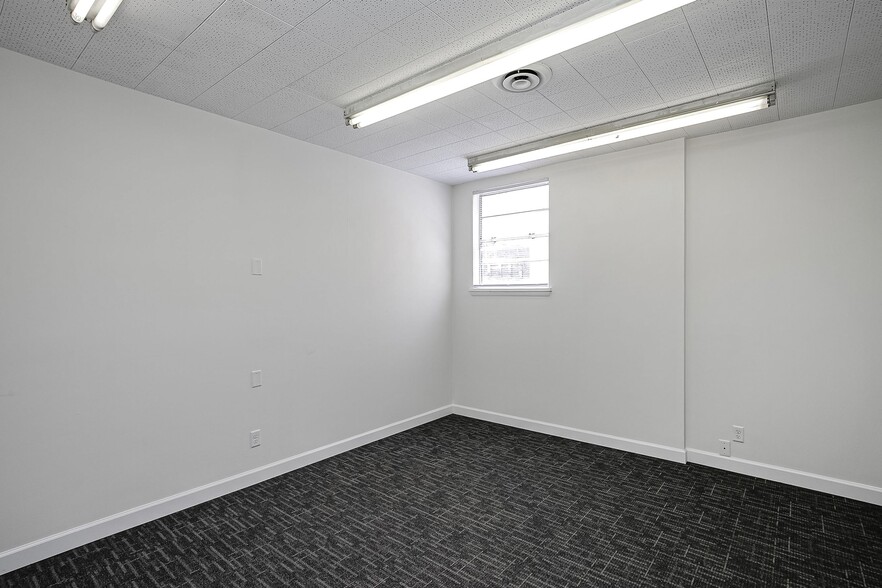 More Photos Of 2502 Leavenworth St, Omaha Light Manufacturing For Sale