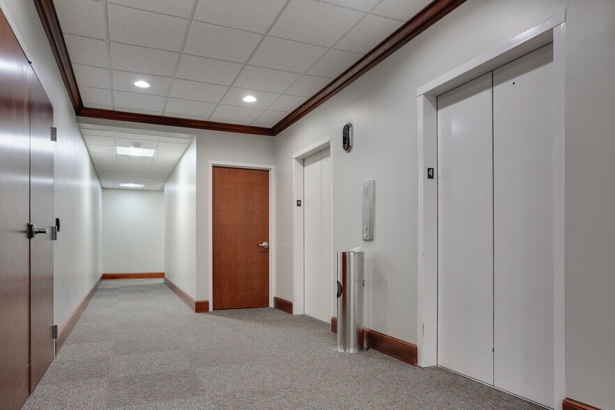 More Photos Of 101 W Friendly Ave, Greensboro Office For Lease