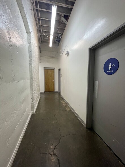 More Photos Of 2662-2684 Lacy St, Los Angeles Loft Creative Space For Lease