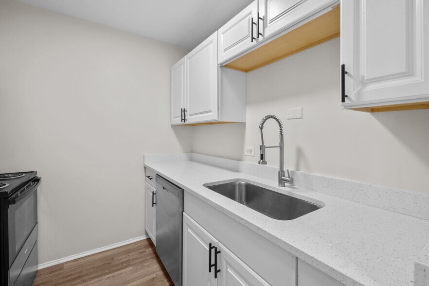 More Photos Of 3045 Bernice Rd, Lansing Apartments For Sale