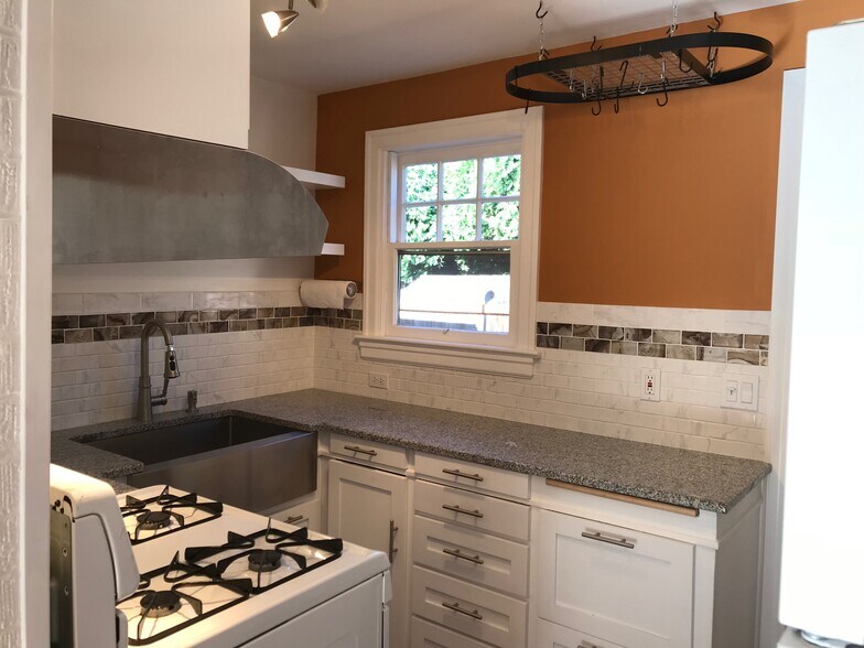 More Photos Of 119 Wesley (605 Miller) St, Silverton Apartments For Sale