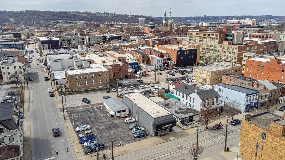 More Photos Of 729 Scott St, Covington General Retail For Sale