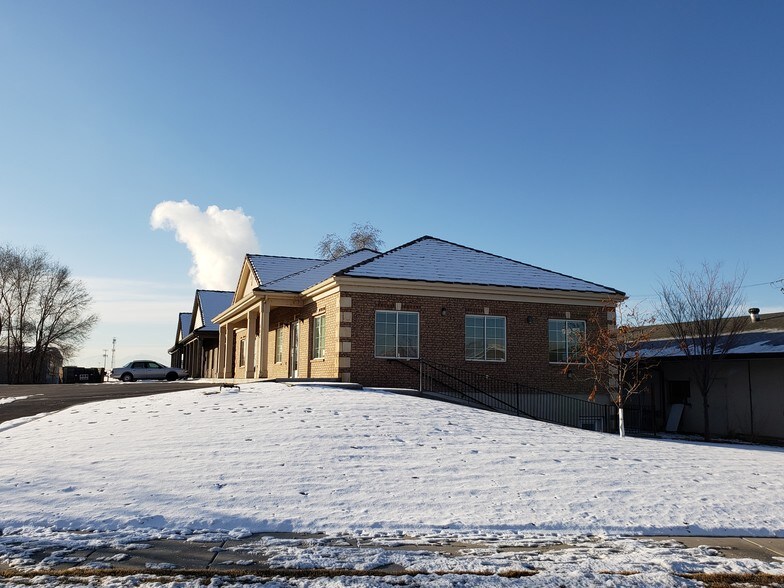 More Photos Of 571-583 W Center St, Pleasant Grove Office For Lease