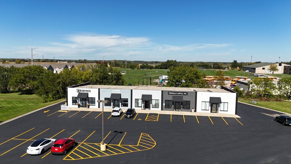 More Photos Of 610-630 Plaza Dr, Sycamore Storefront For Lease