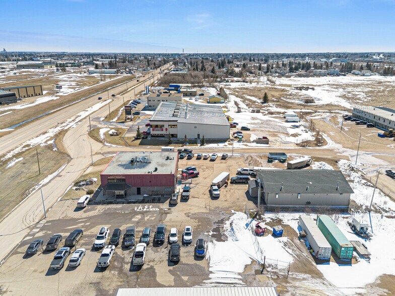 More Photos Of 6002 50 Ave, Lloydminster Freestanding For Sale