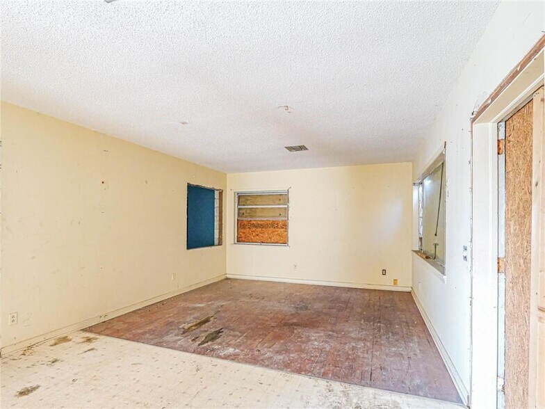 More Photos Of 690 6th Ave, Vero Beach Land For Sale