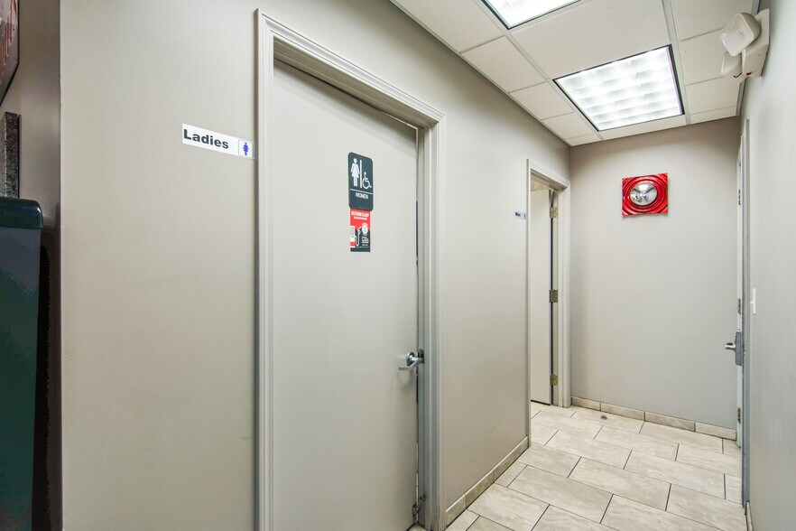 More Photos Of 7 Honey Springs Loop, Brumley Service Station For Sale