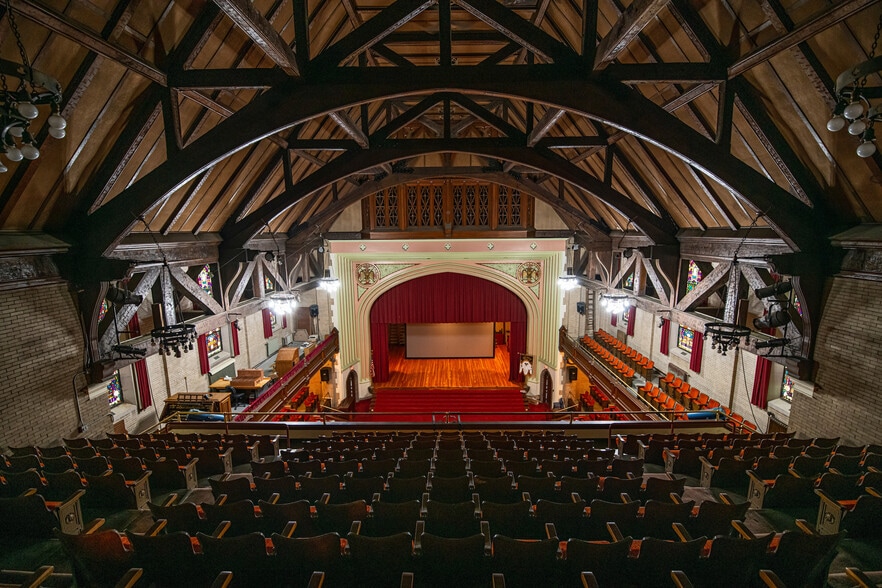 More Photos Of 400 NE Perry Ave, Peoria Theater Concert Hall For Sale