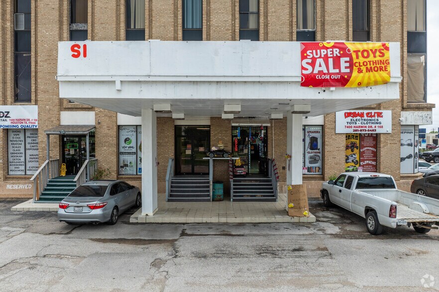More Photos Of 7400 Harwin Dr, Houston Office For Sale