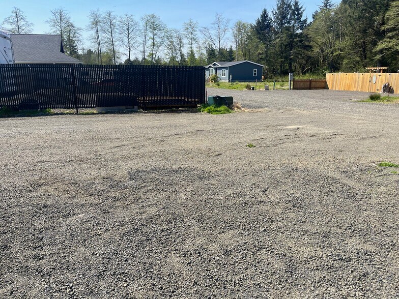 More Photos Of 1306 Melbourne Ct, Westport Multifamily For Sale