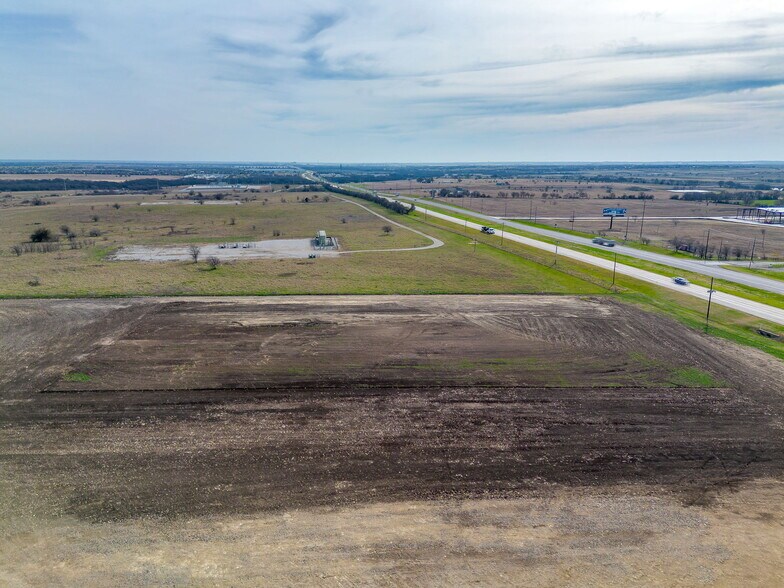 More Photos Of 180 Lion Ct, Haslet Industrial For Lease