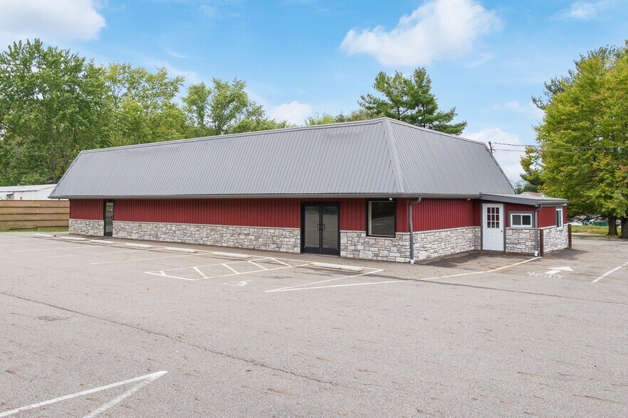 More Photos Of 4291 Manchester Ave NW, North Lawrence Office For Sale