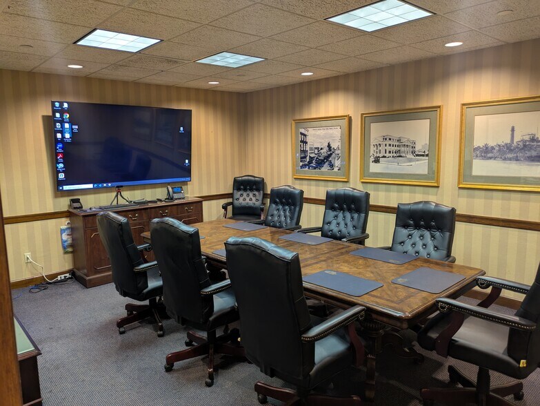 More Photos Of 1615 Forum Pl, West Palm Beach Office For Sale