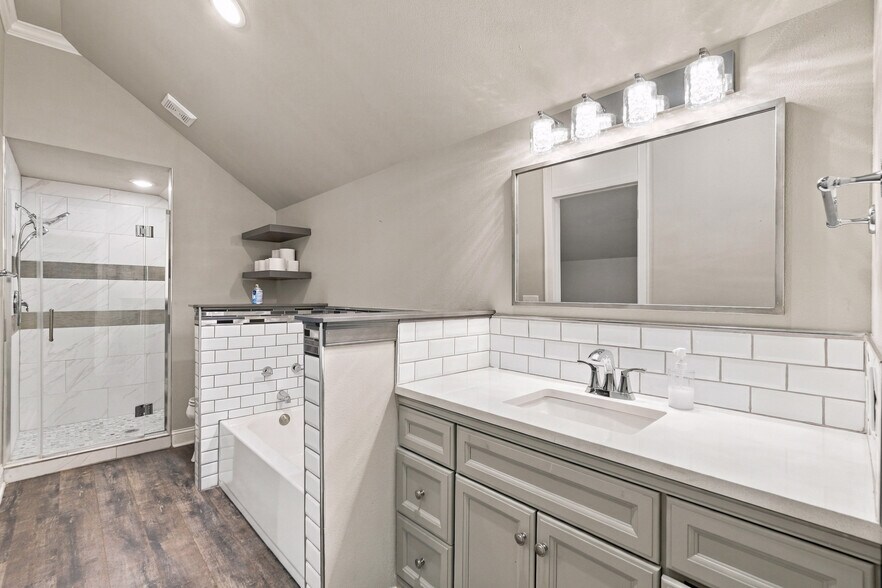 More Photos Of 5876 Elm Springs Rd, Elm Springs Office For Lease