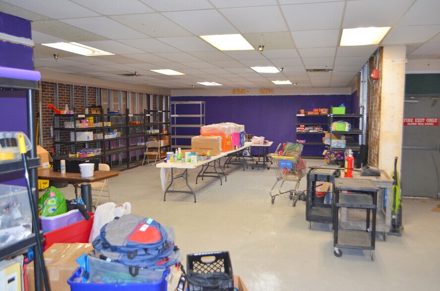 More Photos Of 2010 Stateline Rd W, Southaven Schools For Lease