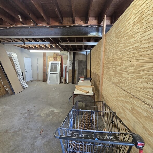More Photos Of 15709 Bellflower Blvd, Bellflower General Retail For Sale