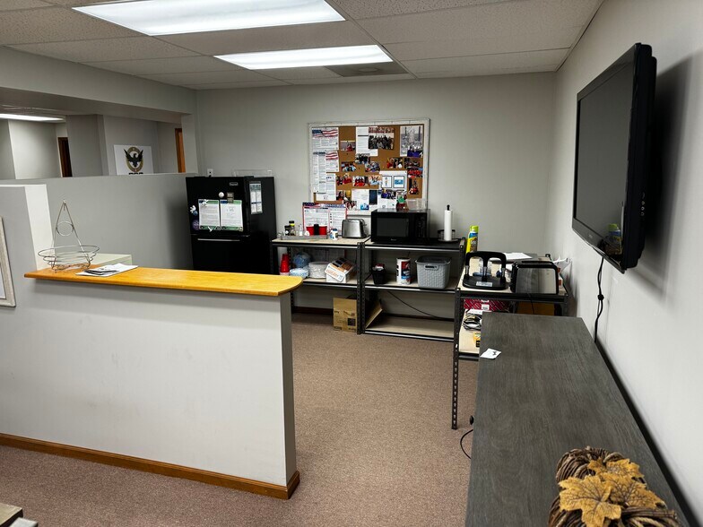 More Photos Of 4228 S Hocker Dr, Independence Office For Sale