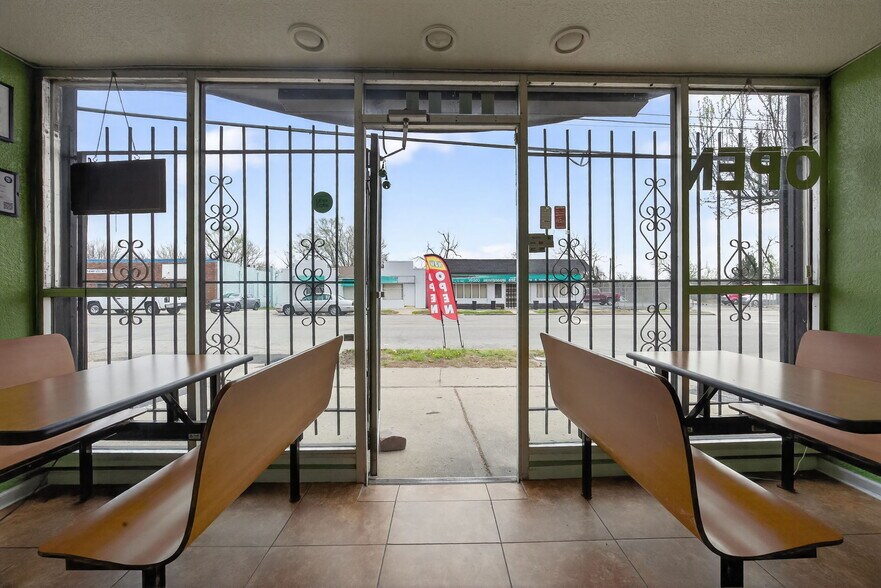 More Photos Of 6836 Prospect Ave, Kansas City Storefront For Sale