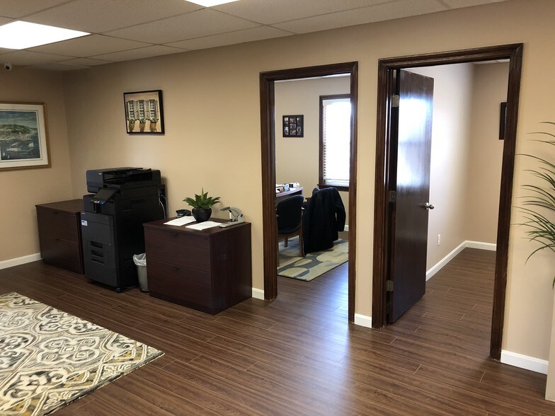 More Photos Of 120 Lavan St, Warwick Office For Lease