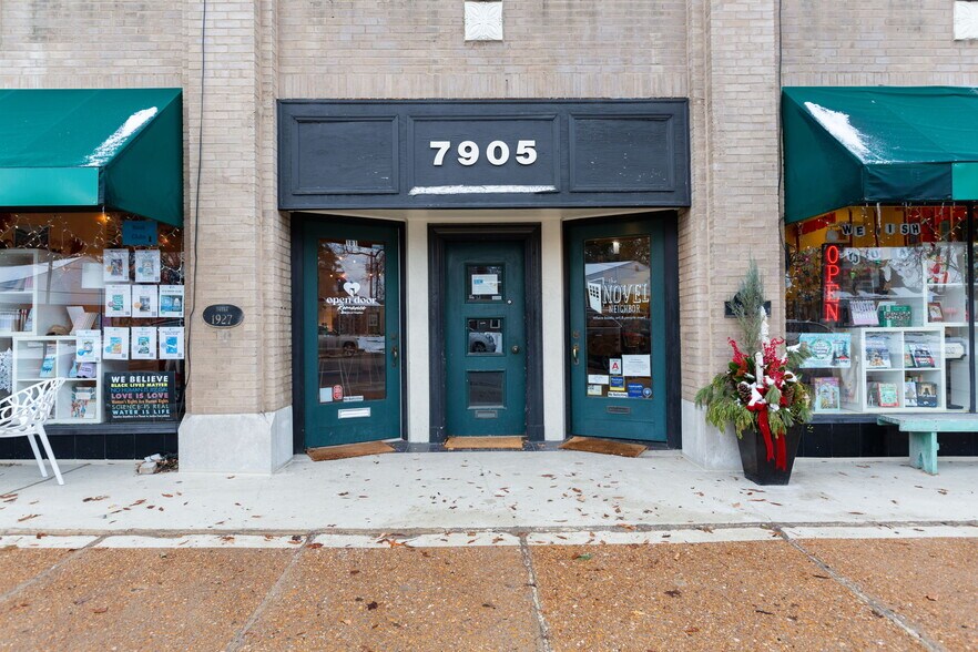 More Photos Of 7905 Big Bend Blvd, Webster Groves Office For Lease