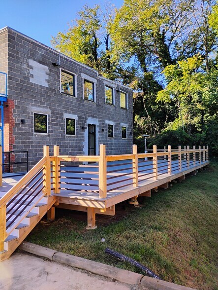 More Photos Of 409 5th St, Lynchburg Storefront Retail Office For Lease
