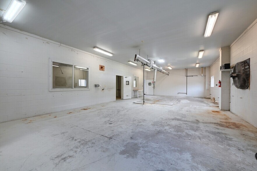 More Photos Of 5916 Hwy 290 West, Dripping Springs Light Manufacturing For Sale