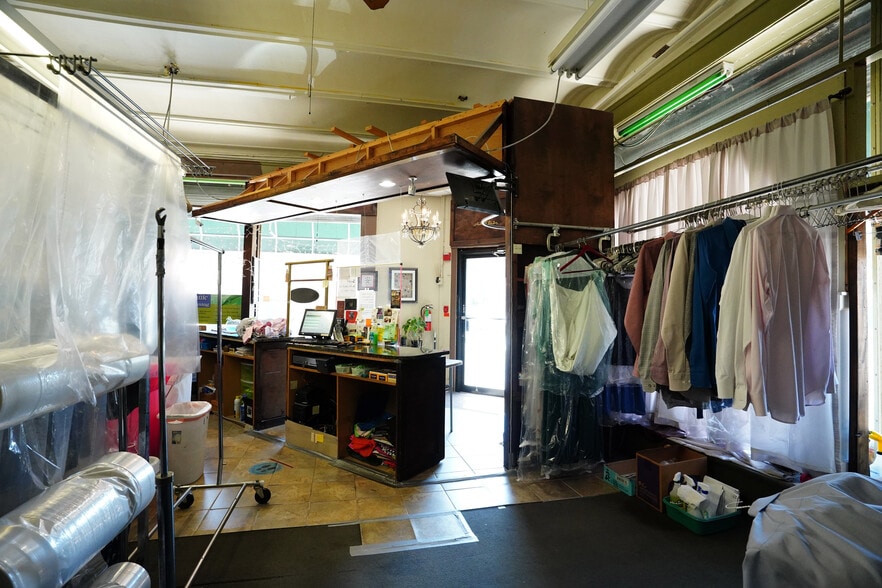 More Photos Of 735-737 S 7th St, Philadelphia Storefront Retail Residential For Lease