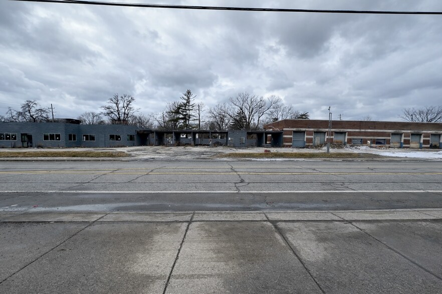 More Photos Of 14201 Wyoming St, Detroit Auto Repair For Sale