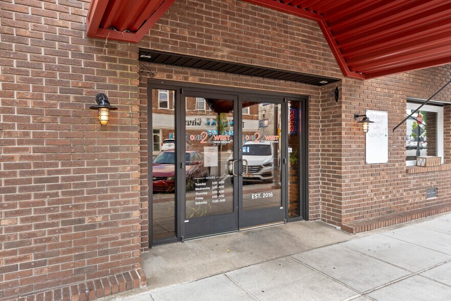 More Photos Of 122 W Lincoln St, Tullahoma Restaurant For Sale