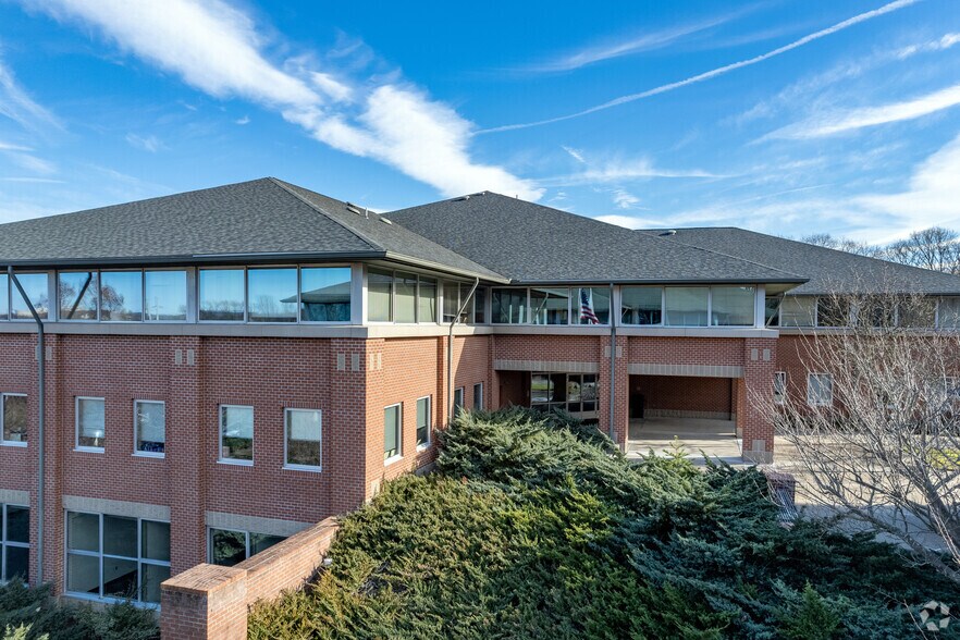 Primary Photo Of 300 Centerville Rd, Warwick Medical For Lease