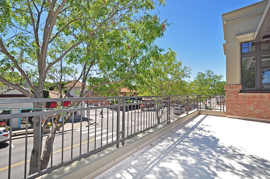 More Photos Of 725 Main St, Pleasanton Restaurant For Sale