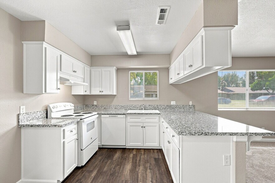 More Photos Of 1262 N Marks Ave, Fresno Apartments For Sale