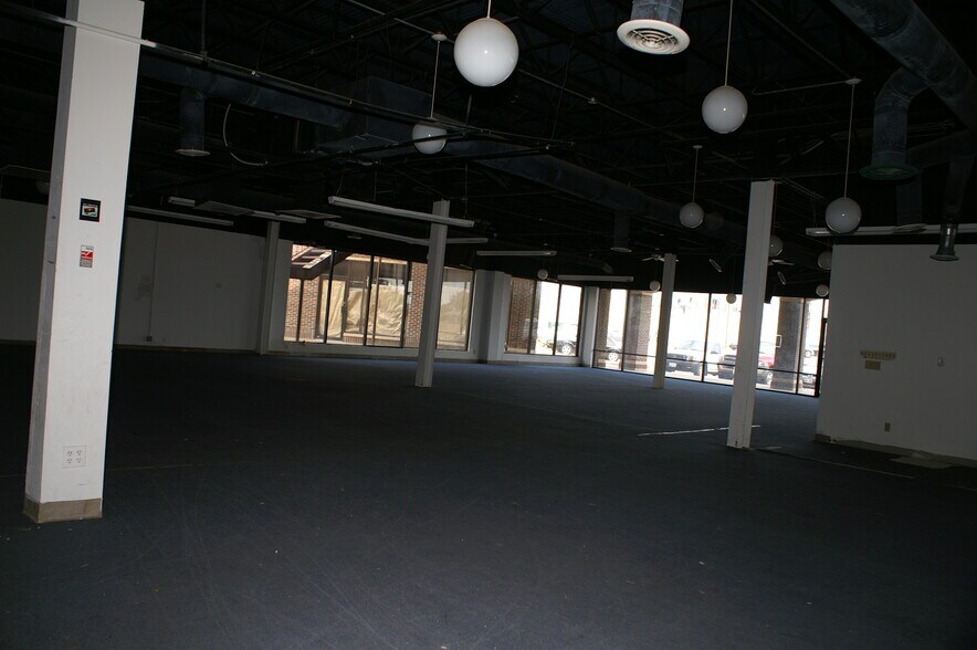 More Photos Of 6531-6539 Watauga Rd, Watauga Unknown For Lease