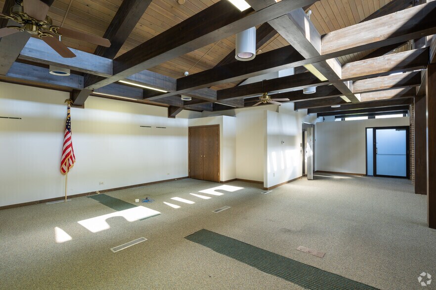 More Photos Of 20900 S Western Ave, Olympia Fields Bank For Sale