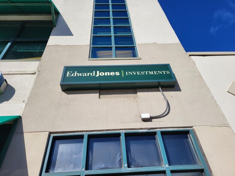 More Photos Of 1310-1348 Shermer Rd, Northbrook General Retail For Lease