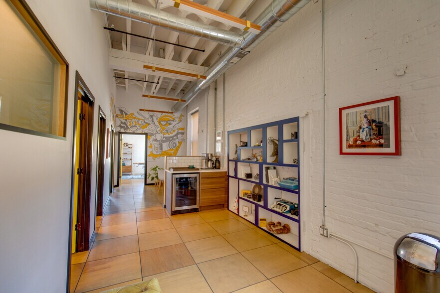 More Photos Of 1821 W Hubbard St, Chicago Loft Creative Space For Lease