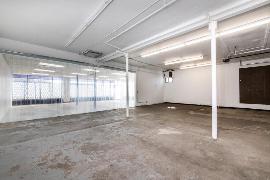 More Photos Of 5700-5716 N Western Ave, Chicago Storefront For Lease