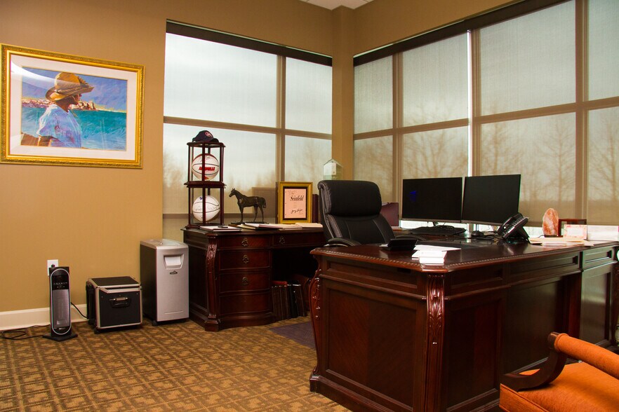More Photos Of 2020 High Wickham Pl, Louisville Office For Lease