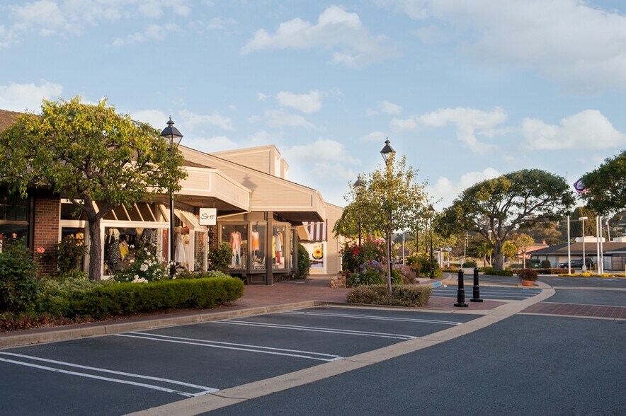 More Photos Of 243 Crossroads Blvd, Carmel Unknown For Lease