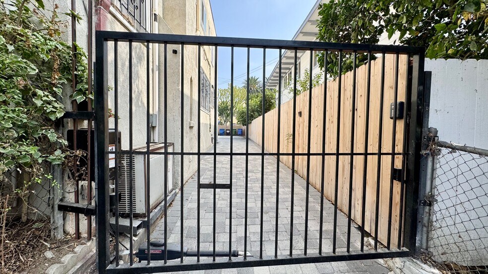 More Photos Of 316 S Coronado St, Los Angeles Apartments For Sale