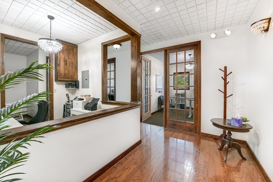 More Photos Of 3821 Juniper Trce, Austin Loft Creative Space For Sale