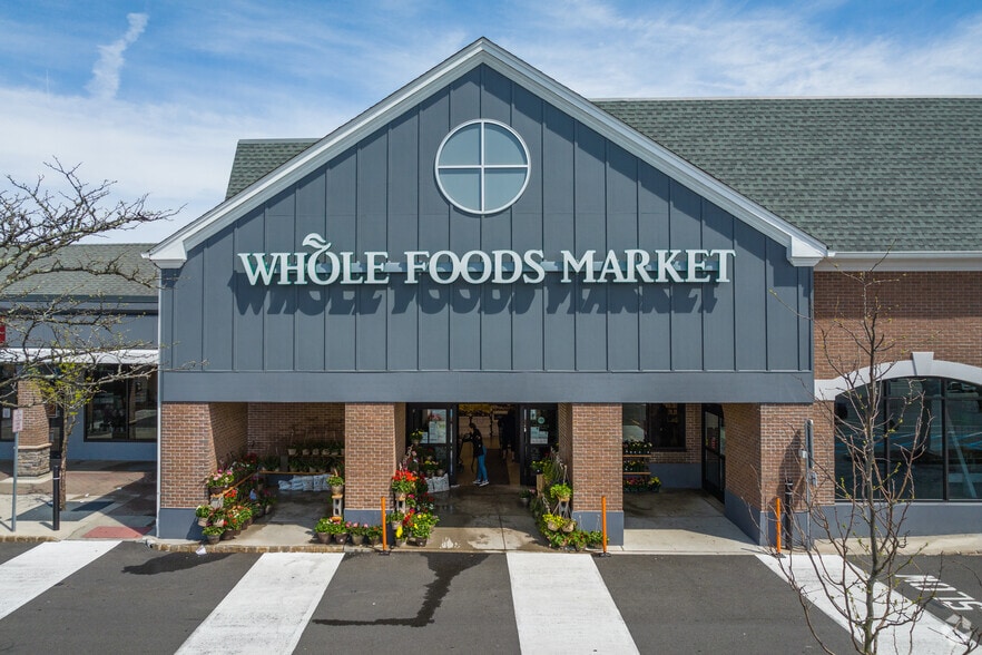 More Photos Of 560-600 Valley Rd, Wayne Unknown For Lease